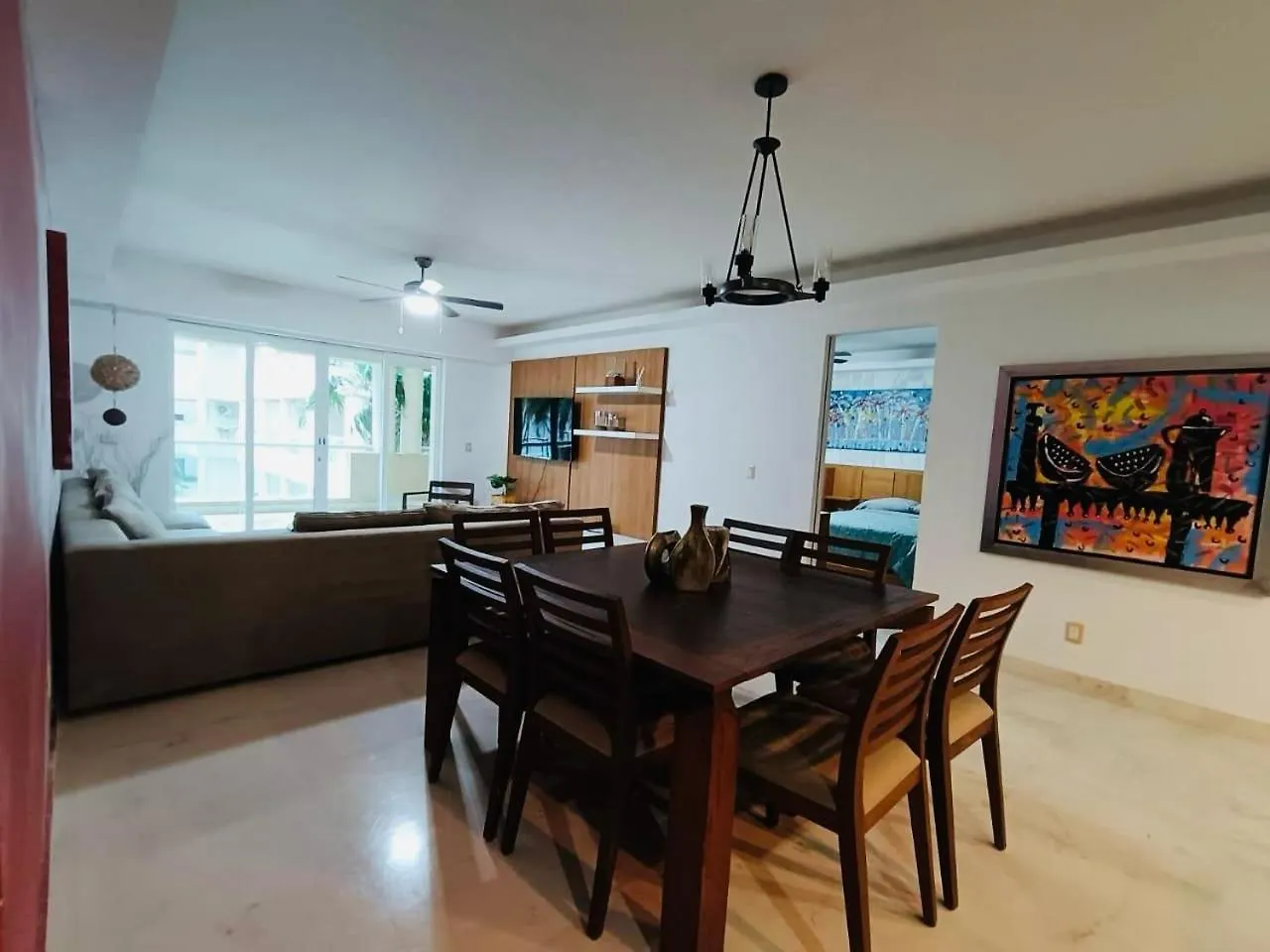 Hermoso Condominio location